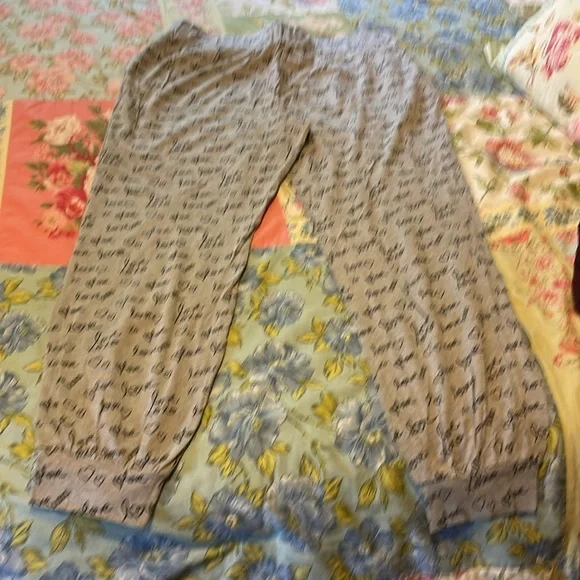 AnyBody pajamas Sz L - Picture 5 of 9